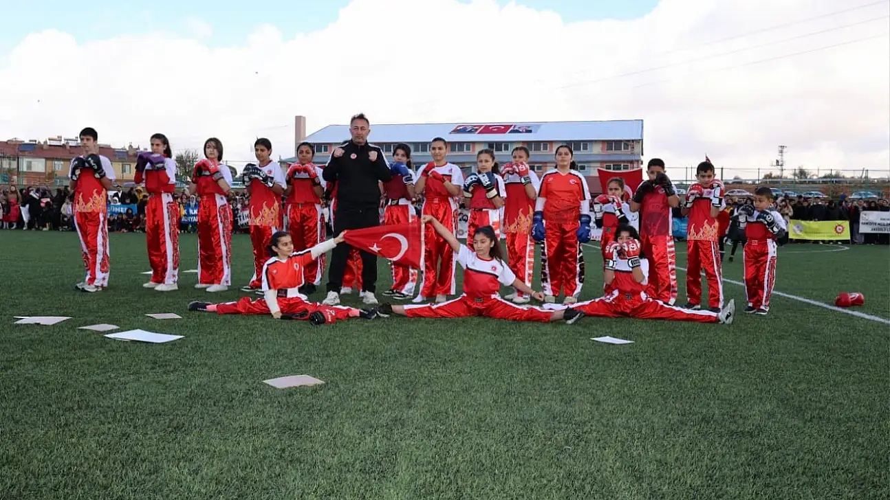 Bünyan ve Tomarza'da Cumhuriyet coşkusu