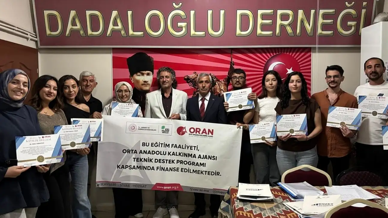 Dadaloğlu Derneği'nde yapay zeka dönemi! Kursiyerler belgelerini aldı