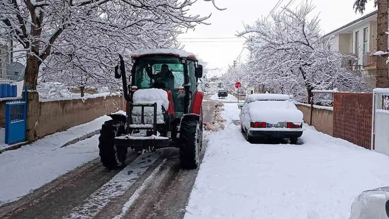 Develi'de kar 10 santime ulaştı