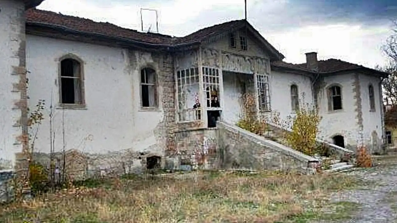 Efsane okula bakın ne yapılıyor!