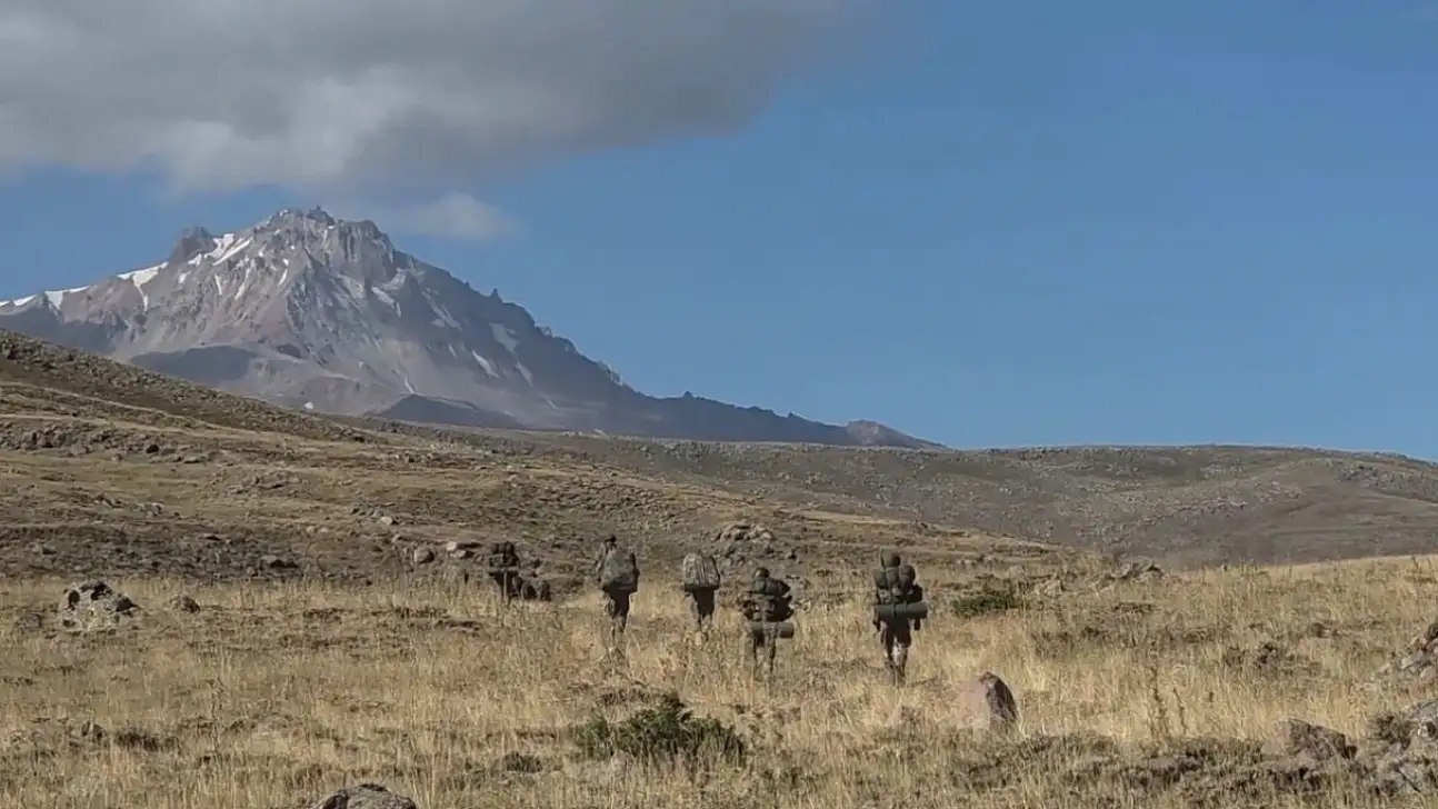 Erciyes'te askeri hareketlilik! Komandolardan taktik intikal…