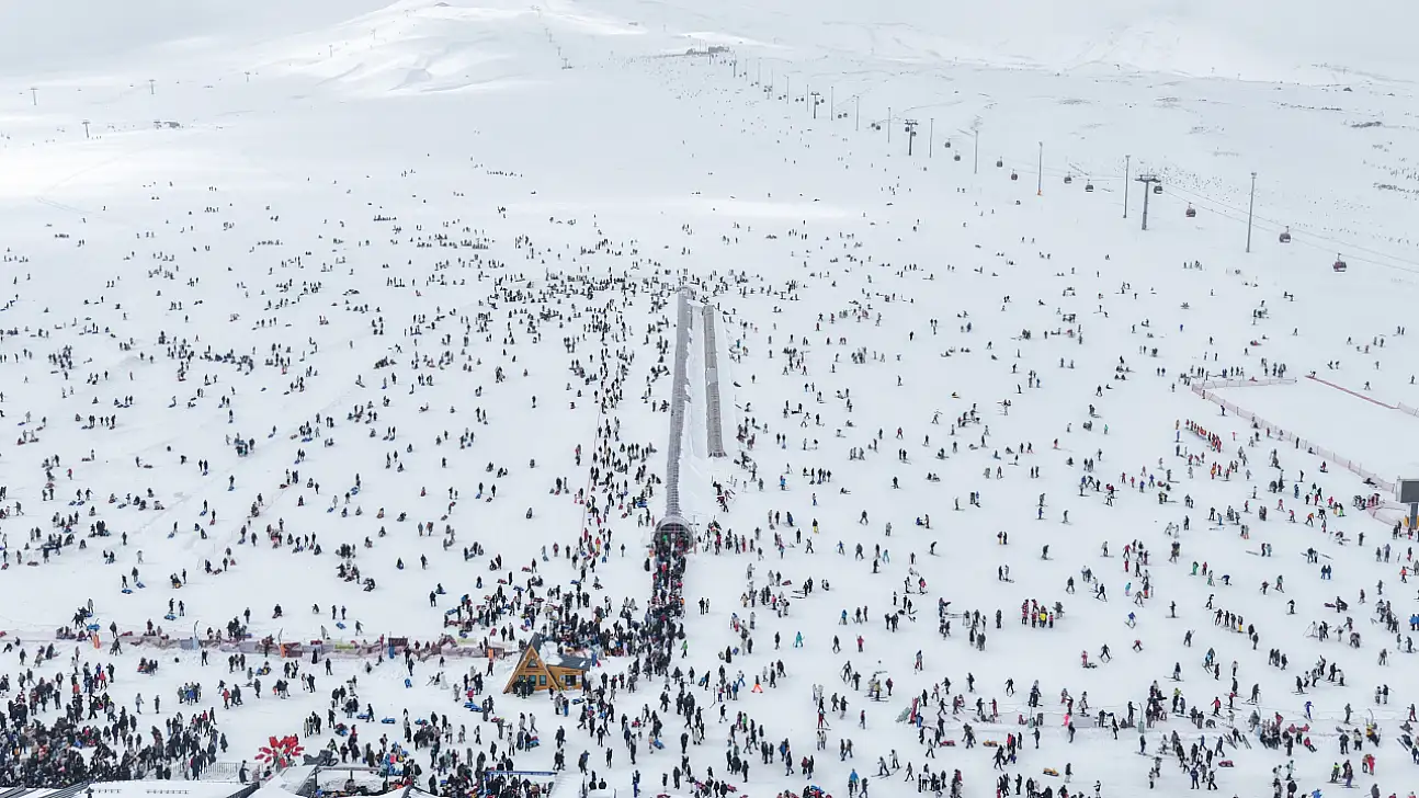 Erciyes'te kar kalınlığı kaç metreyi buldu?