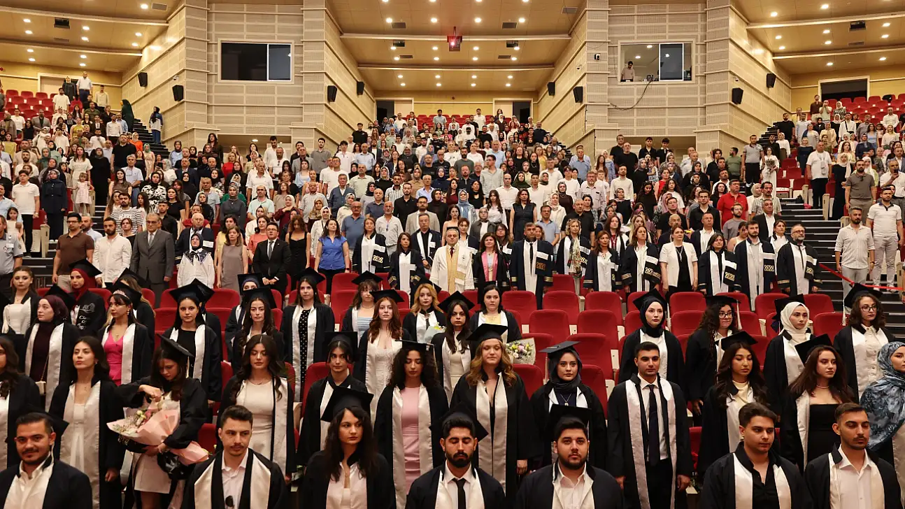 Erciyes Üniversitesi'nde mezuniyet heyecanı!