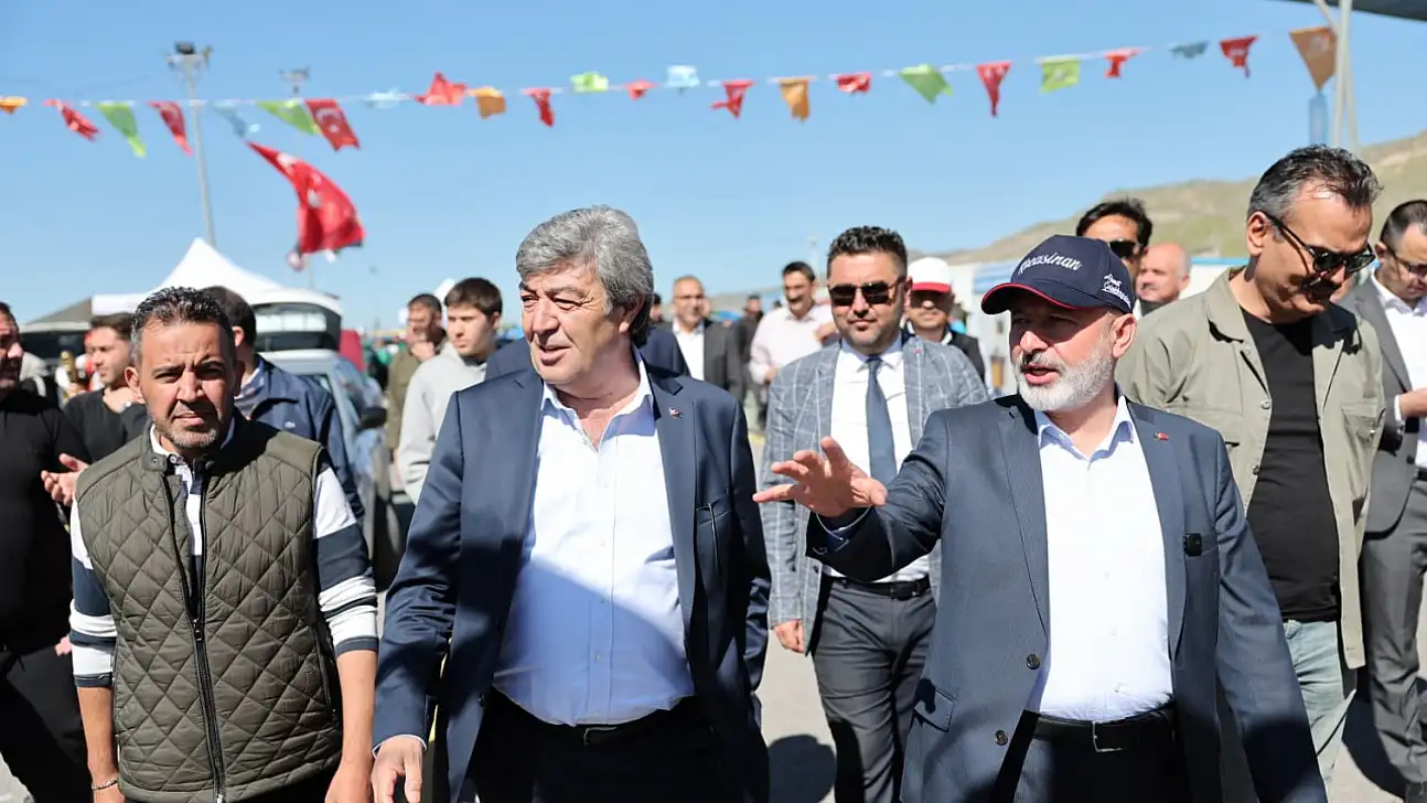 Erkilet'te kurban mesaisi: Başkan Çolakbayrakdar ve Milletvekili Ataş sahada