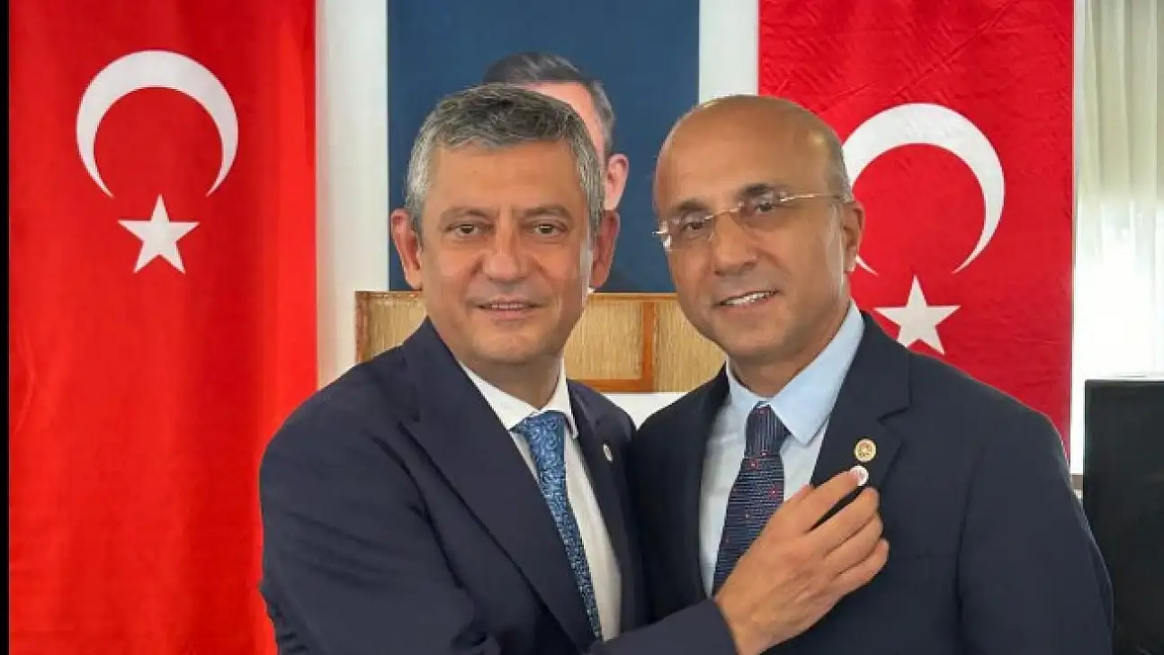'Eski alışkanlıklarla siyaset zehirdir' diyen Genç'ten çağrı