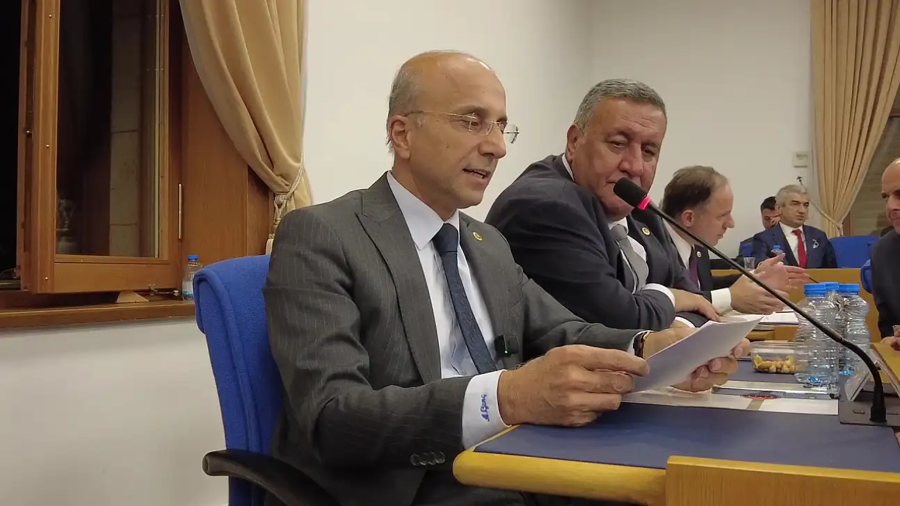 Genç: Tam bağımsızlık' iddiası kağıt üzerinde dahi yer almıyor