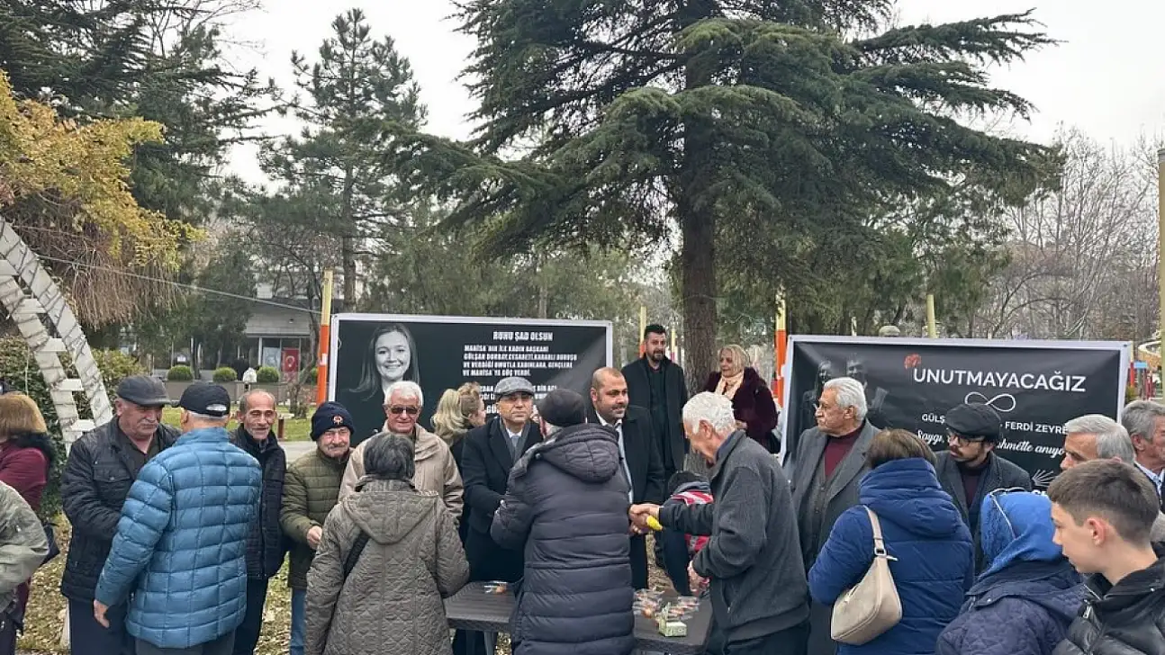 Kayseri Milletvekili lokma dağıttı