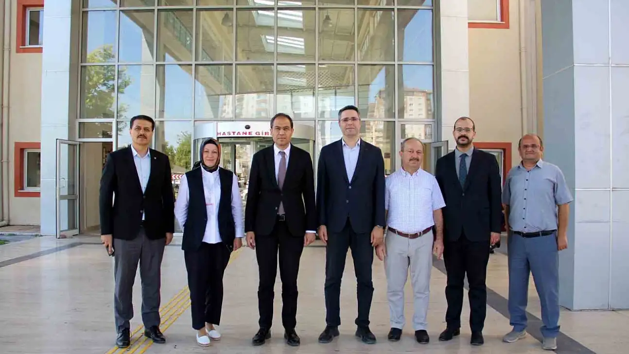 Erşan ve Özyalçın'dan sağlık çalışanlarına ziyaret