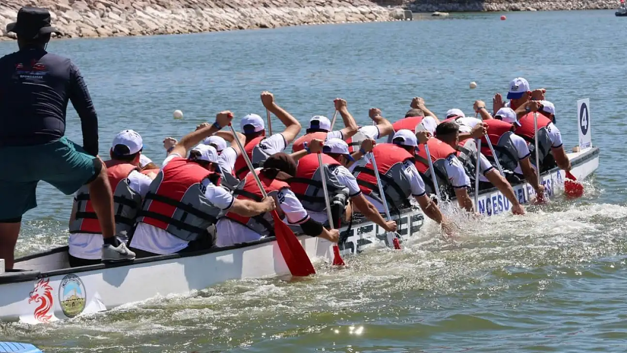 İncesu Marina'da Dragon Boat heyecanı: 45 takım kıyasıya yarıştı