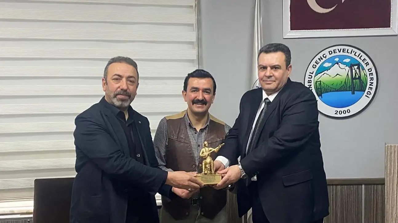 İstanbul Genç Develililer Derneği'nde bayrak değişimi