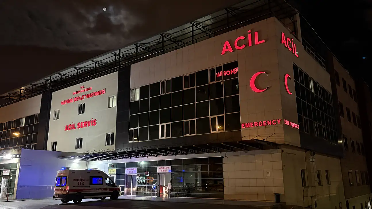 Kayseri alarmda! Sokak ortasında bıçaklı kavga, şüpheli aranıyor