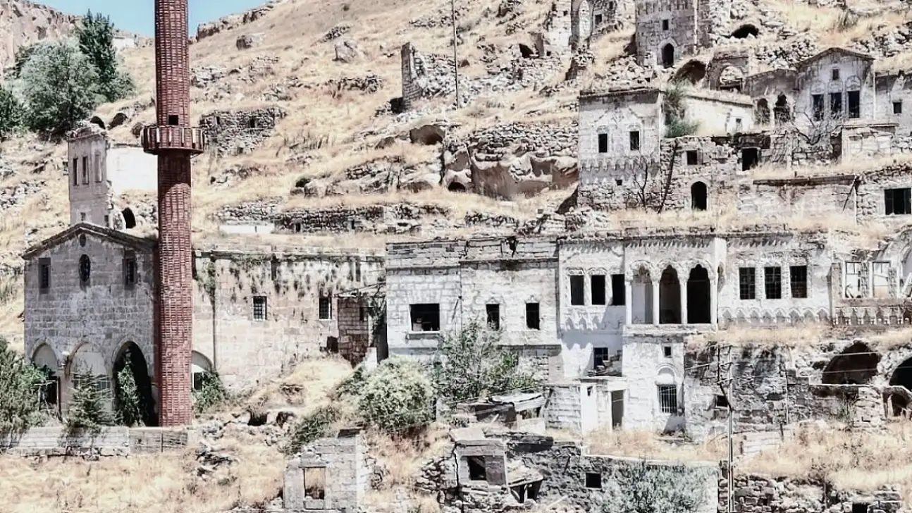 Kayseri'de 15 yıl önce boşaltıldı! Definecilerin yeni adresi oldu