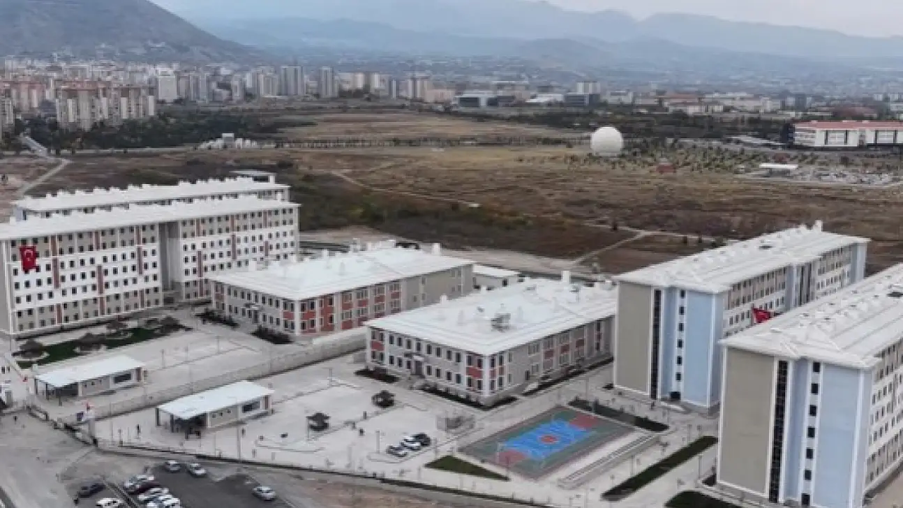Kayseri'de 3 bin öğrenciye kapılarını açtı!