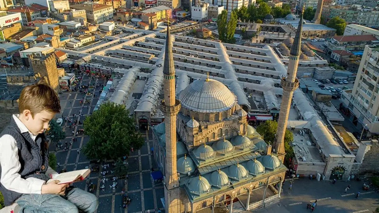 Kayseri'de anlamlı etkinlik: Cuma namazına git ödülünü al!