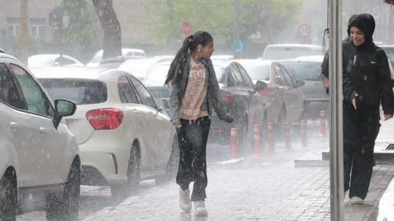 Kayseri'de bugün şakır şakır yağmur yağacak!