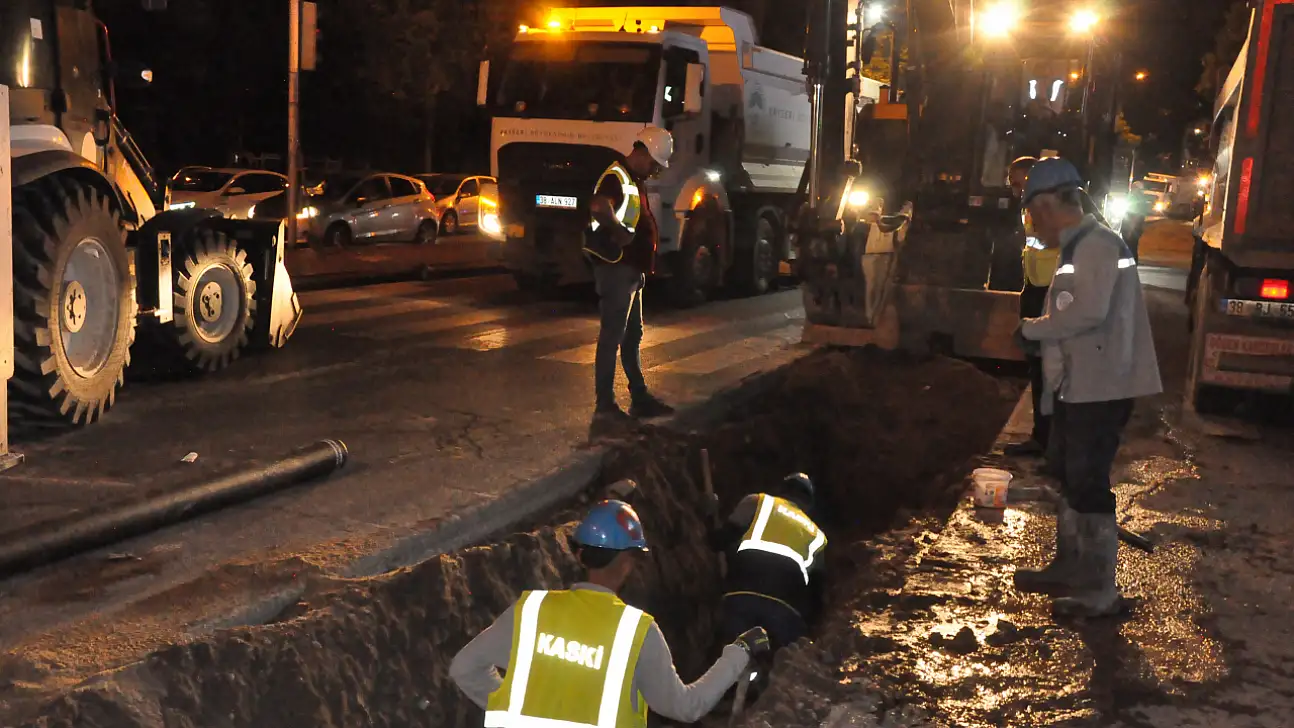 Kayseri'de ekipler vatandaşlar için gece boyunca sahadaydı