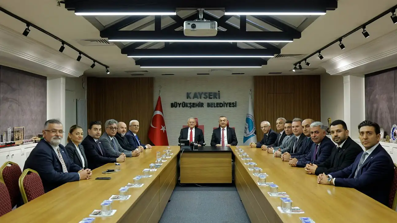 Kayseri'de iki odanın başkanı yeniden seçildi! Sonrasında dikkat çeken görüşme