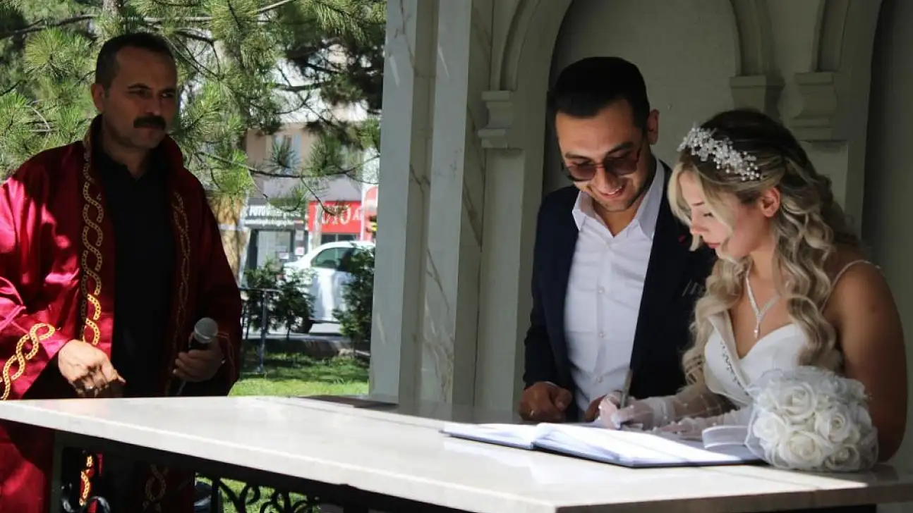 Kayseri'de kuyruk oluştu: Tarih için beklediler!