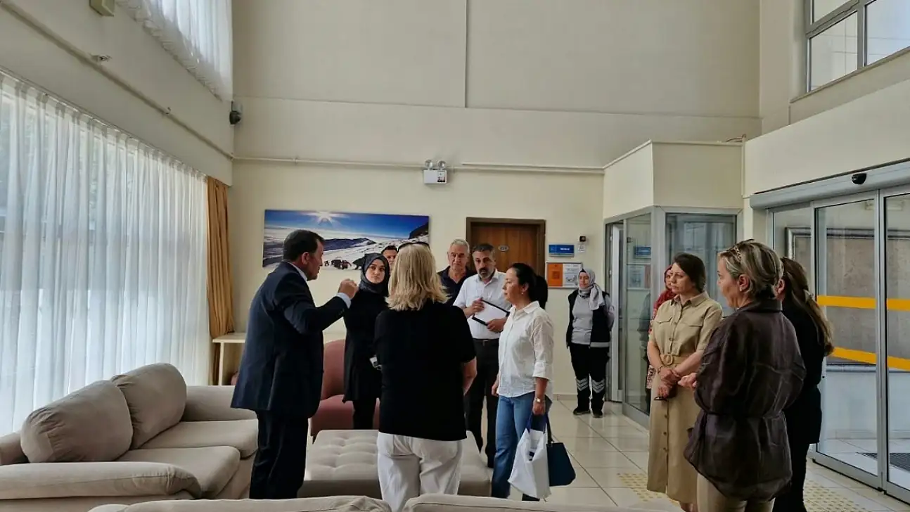Kayseri'de öğrencileri ilgilendiren ziyaret: Yurtlarda neler incelendi?