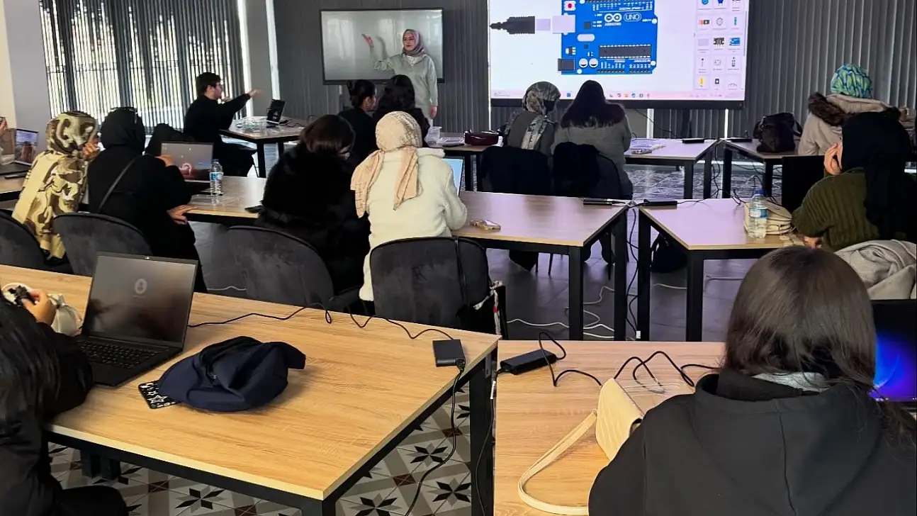 Kayseri'de öğretmen adaylarına eğitim verildi!