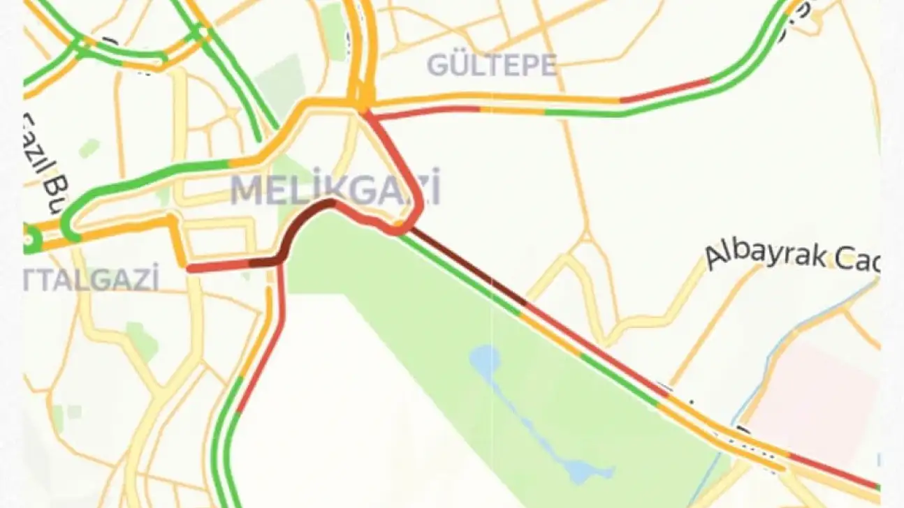 Kayseri'de okullar açıldı! Trafik kilitlendi