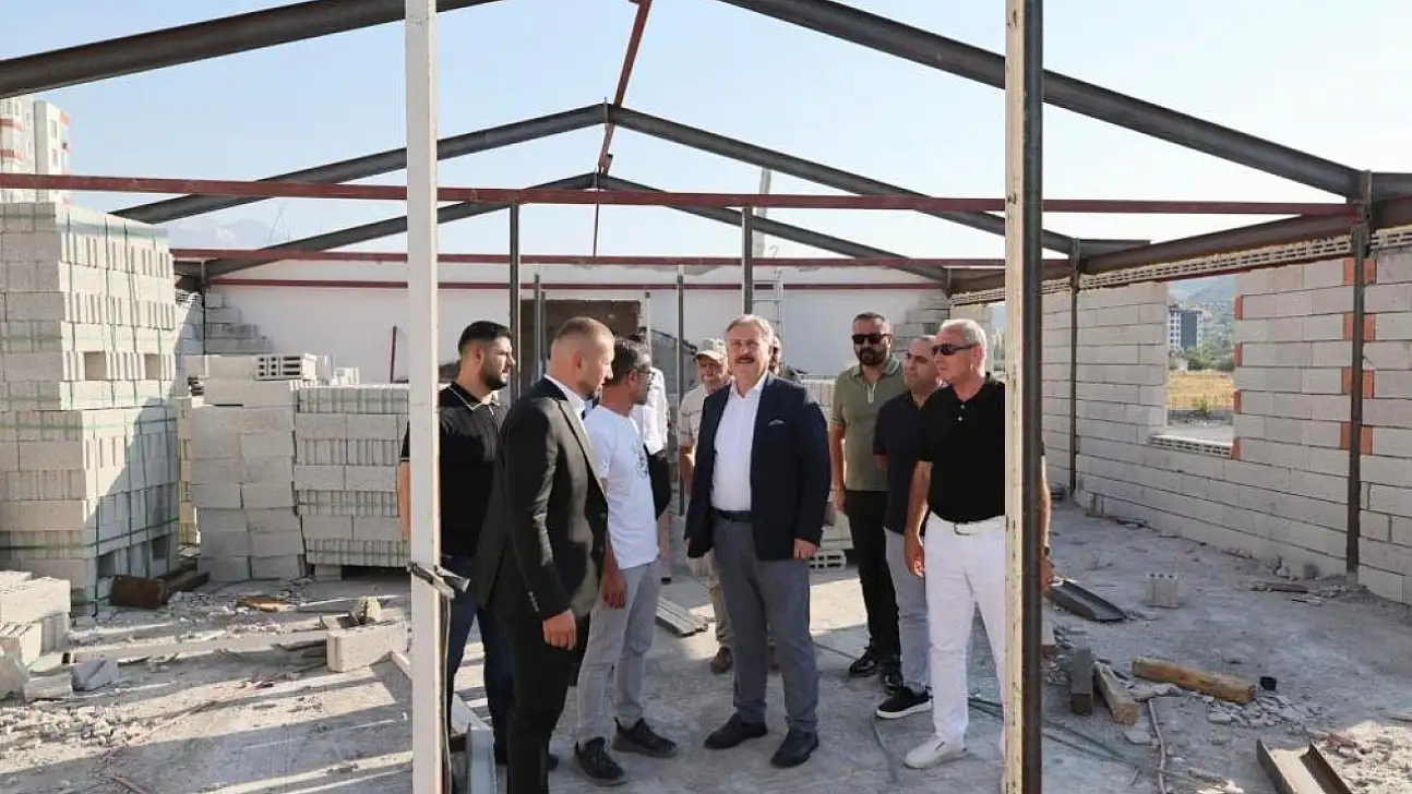 Kayseri'de spor tesisi baştan sona yenileniyor: 780 kişilik tribün geliyor