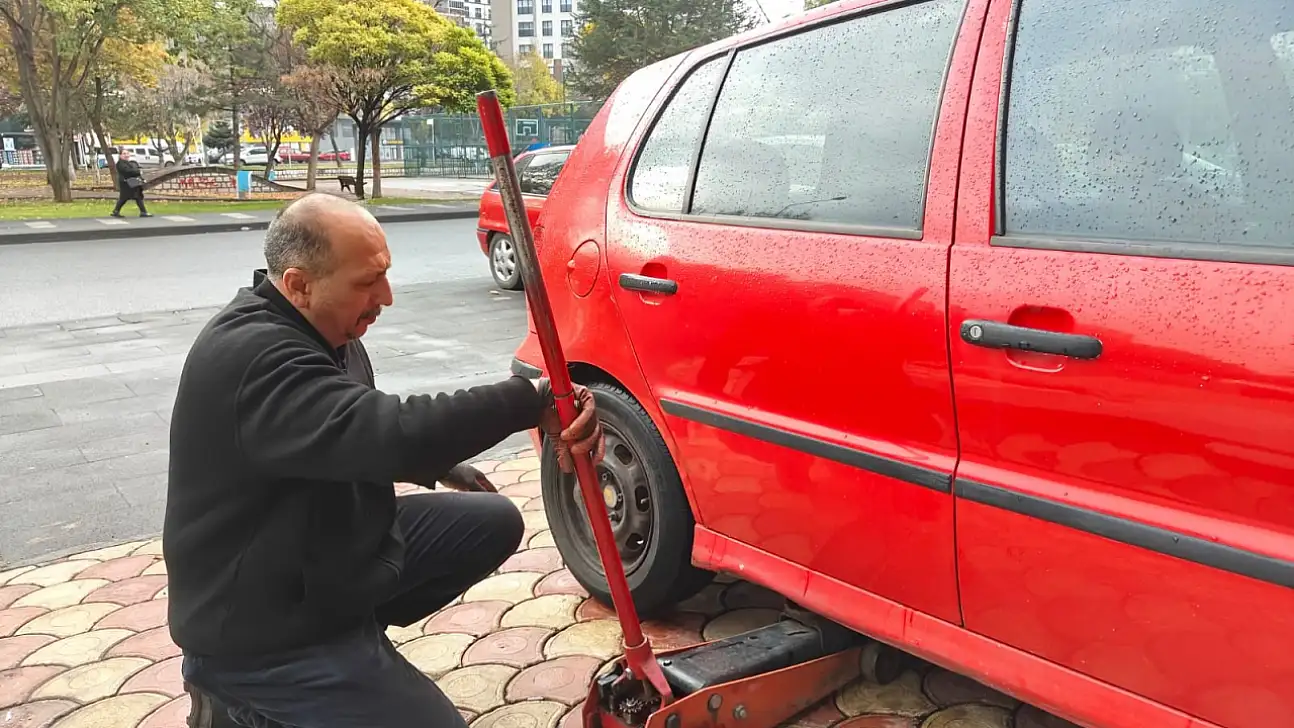 Kayseri'de sürücülere kış lastiği uyarısı! Bu şekilde fren mesafesi kısalıyor