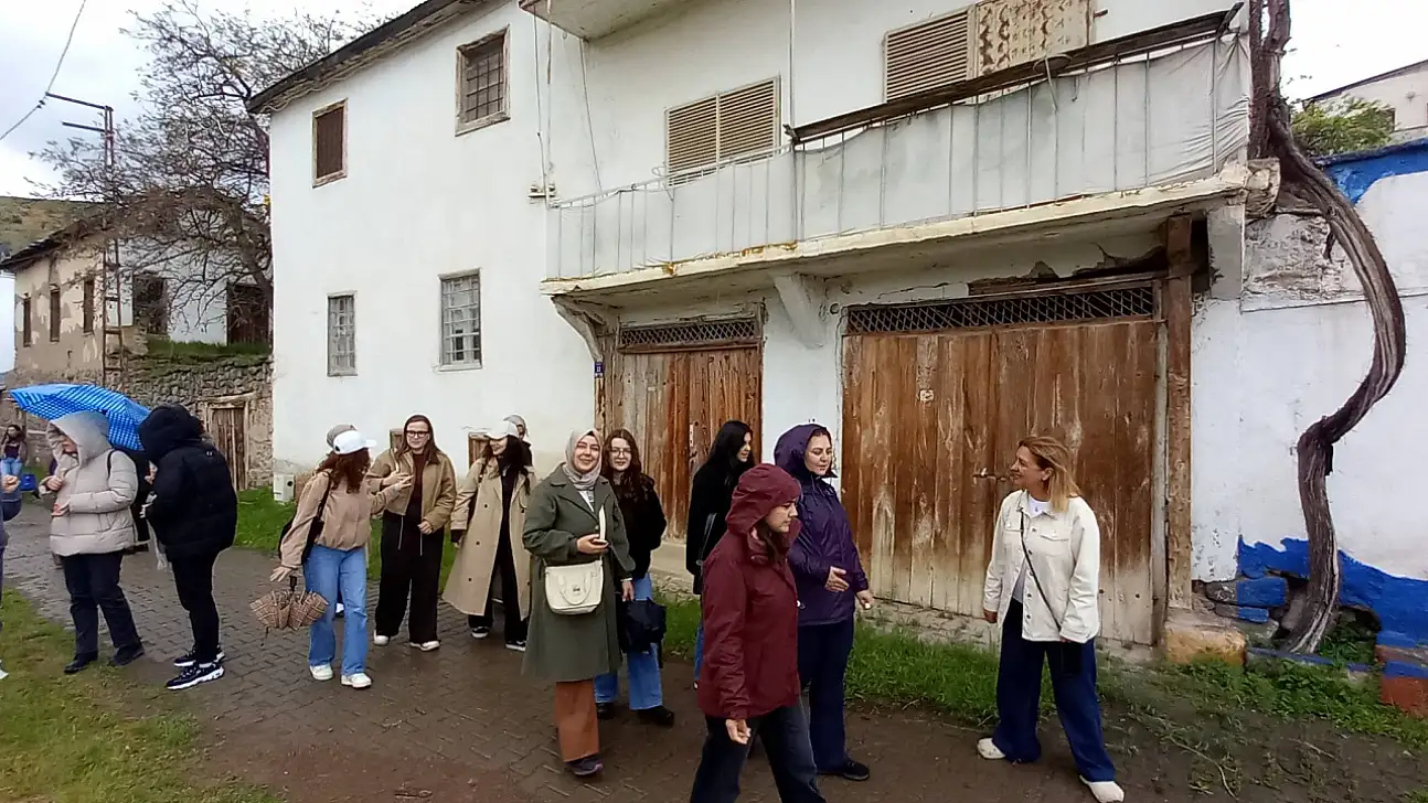 Kayseri'de tarihi konaklar mercek altında! Akademisyenler sahaya indi