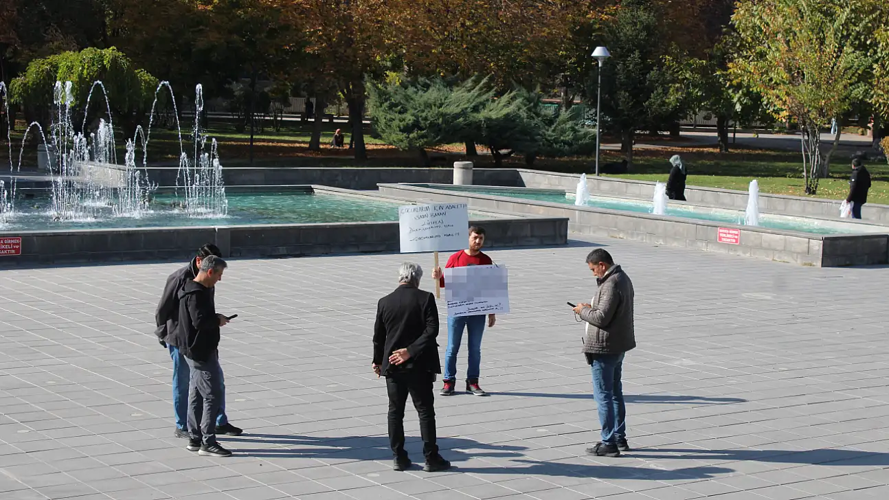 Kayseri'de tek kişilik eylem! İşte nedeni...