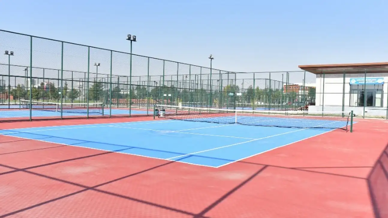 Kayseri'de tenis sporuna yeni bir soluk getirecek proje için düğmeye basıldı: İşte detaylar