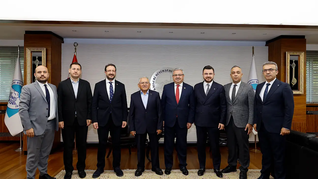 Kayseri'de teşkilat buluşması: Başkan Büyükkılıç'a ziyaret