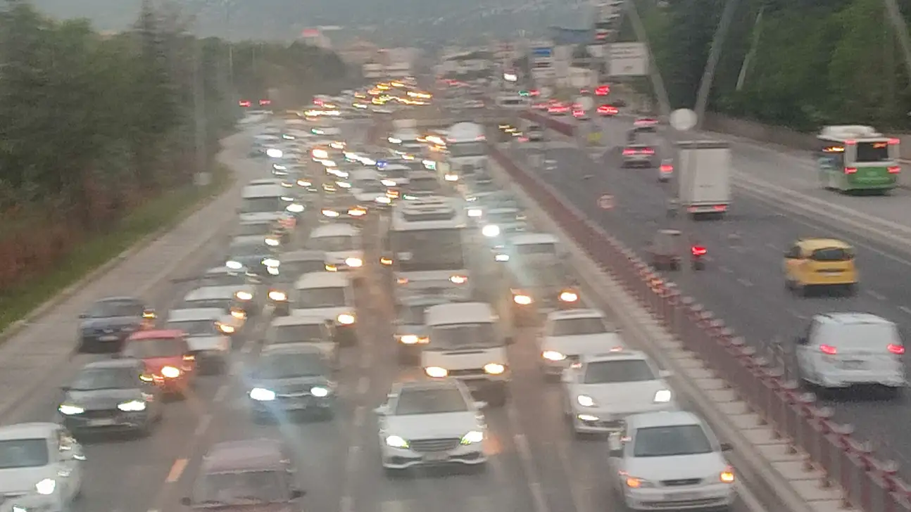 Kayseri'de trafik kitlendi! Aracıyla o güzergahtan giden pişman oldu
