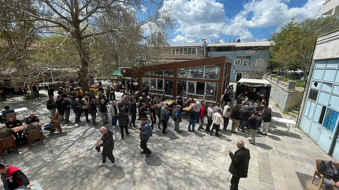 Kayseri'de ücretsiz etli pilav rüzgarı esiyor!