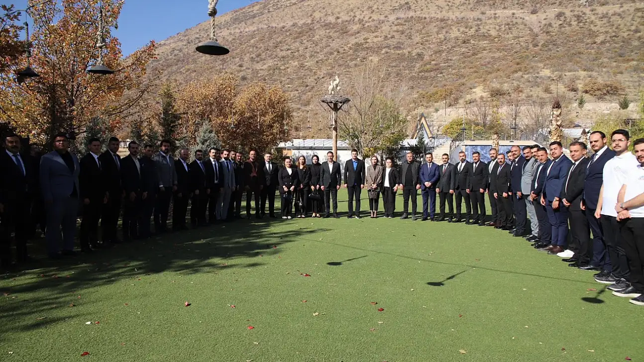 Kayseri'de ülkücüler kozlarını paylaştı