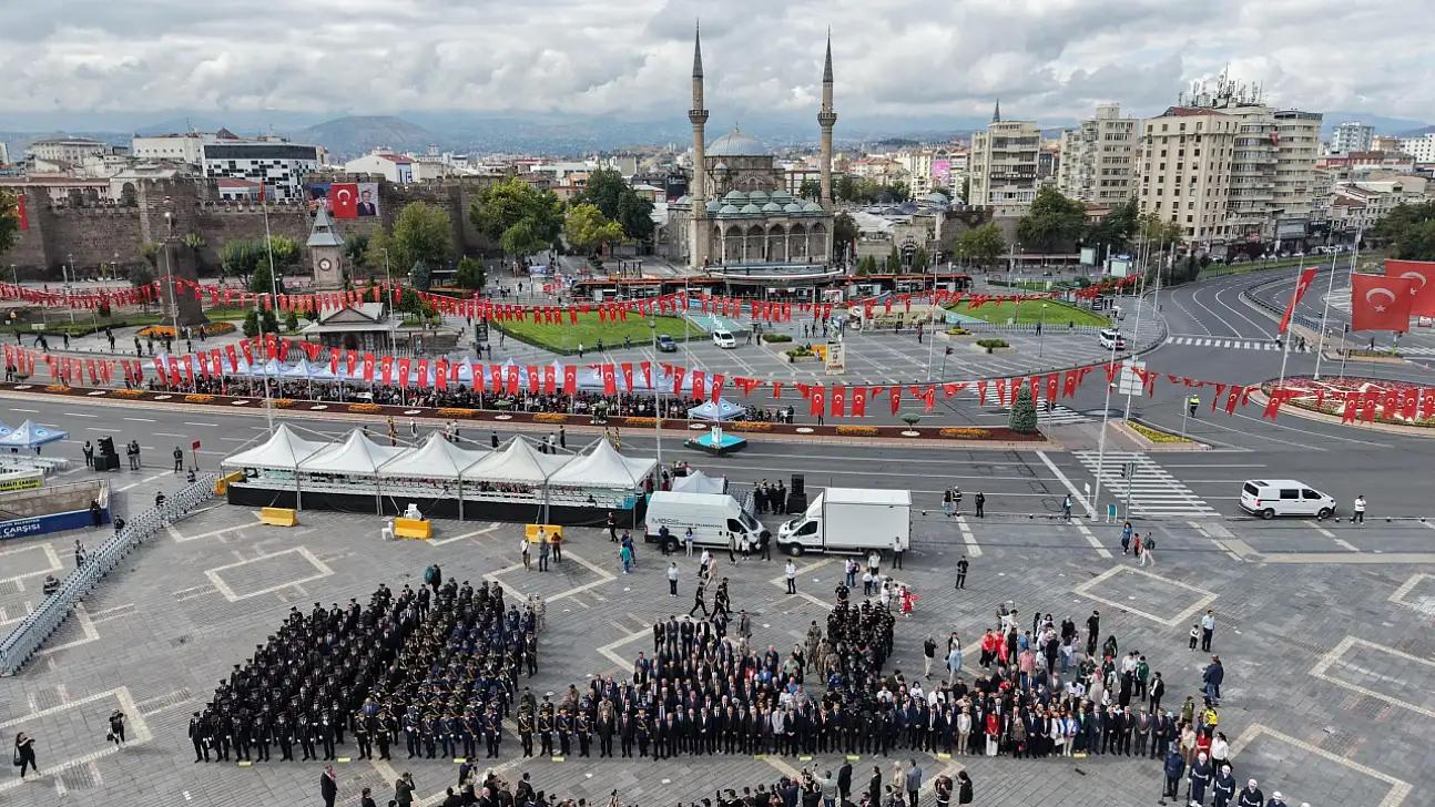 Kayseri'deki 30 Ağustos Zafer Bayramı törenlerinde bir ilk yaşandı