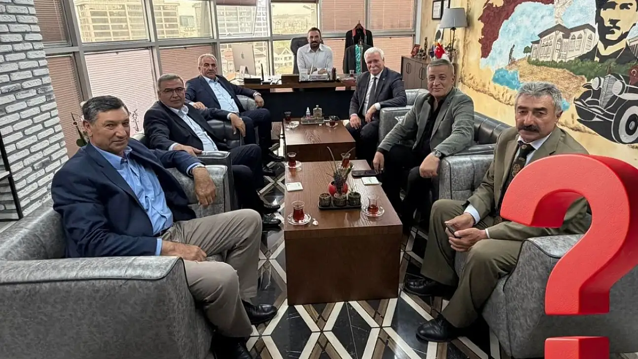 Kayseri'deki belediye başkanlarından tanınan avukatın ofisinde dikkat çeken buluşma!
