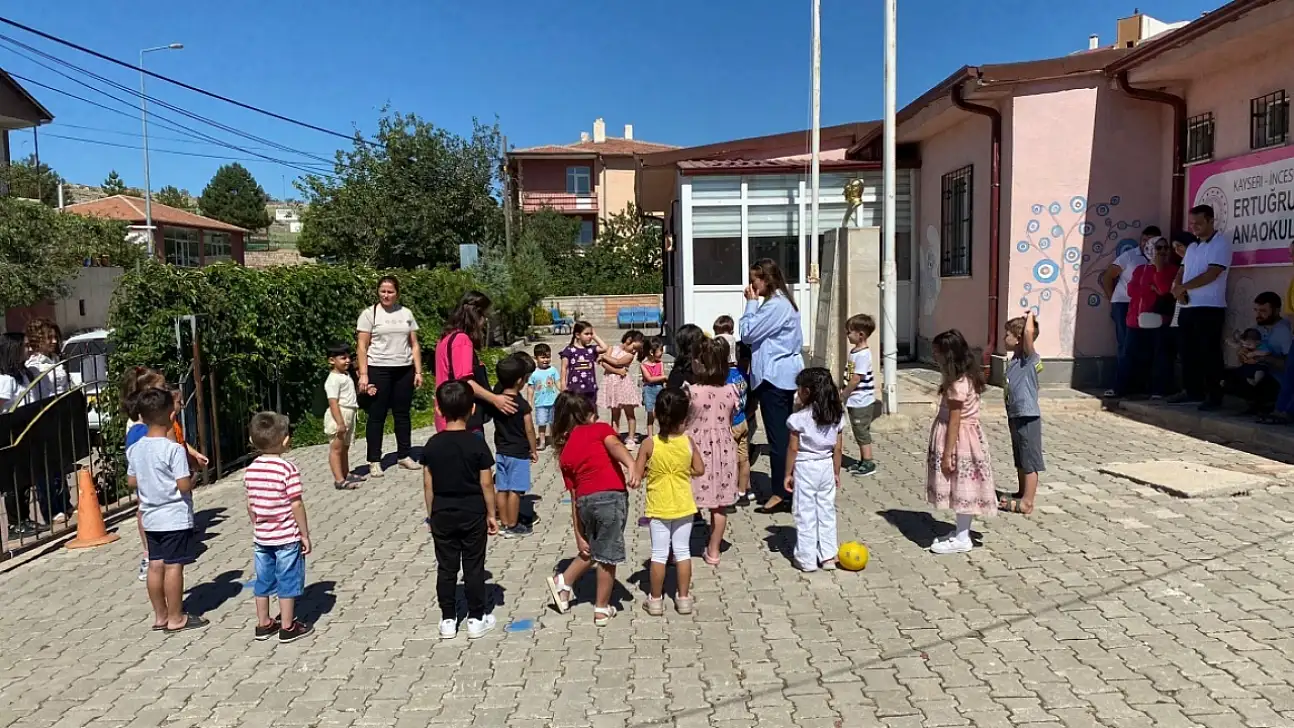 Kayseri'deki okula İstanbul'dan ödül