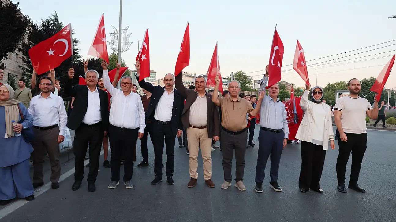 Kayseri iş dünyası: Demokrasi nöbetindeyiz