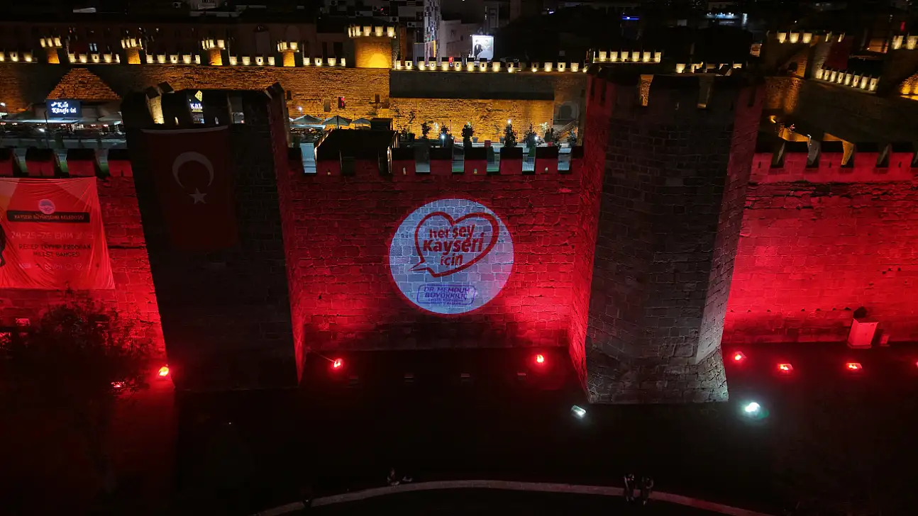 Kayseri Kalesi ışıl ışıl!