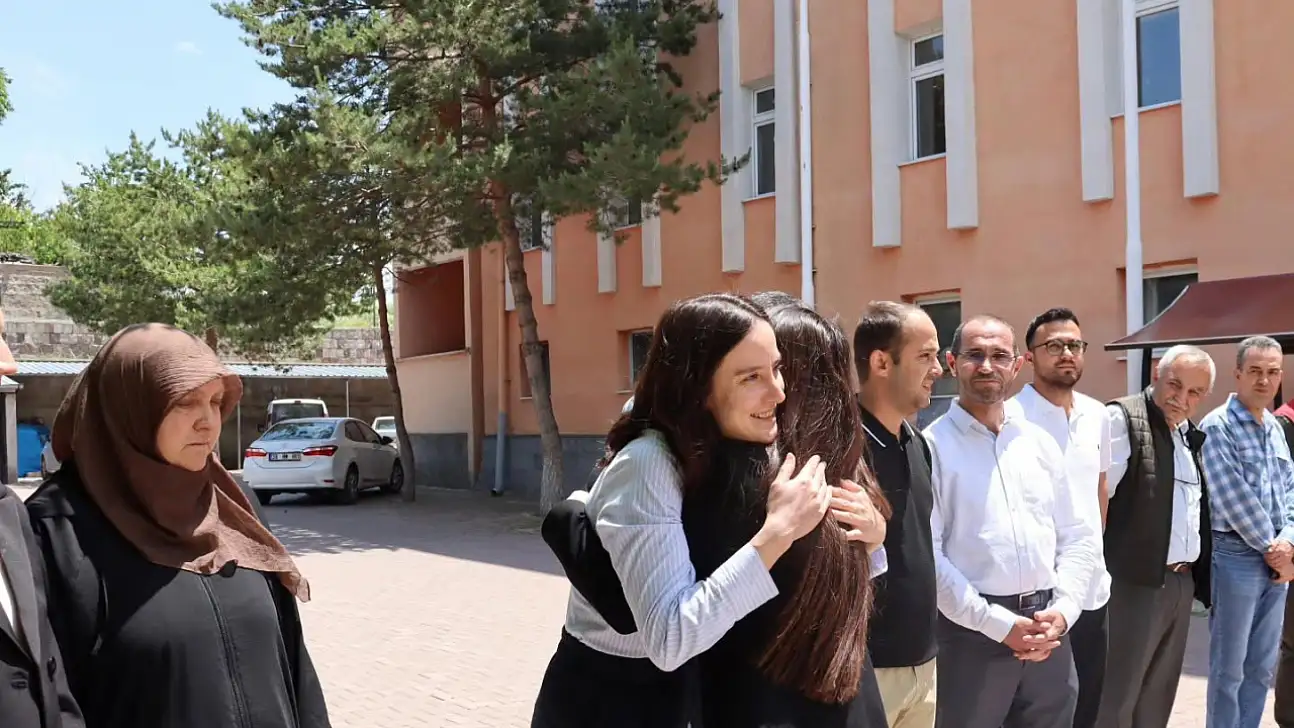 Kayseri'nin kadın Kaymakamı kentte veda etti