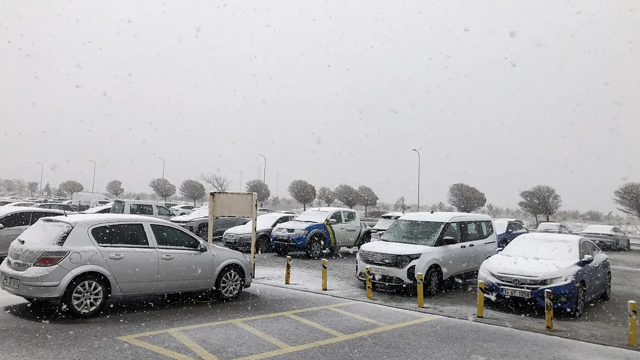 Kayseri'nin komşu iline lapa lapa kar yağdı!