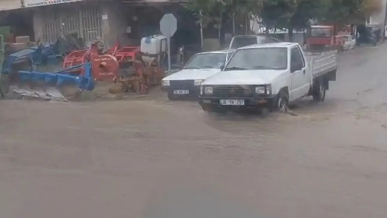 Kayseri'nin o ilçesinde yağmura hazırlıksız yakalandılar!