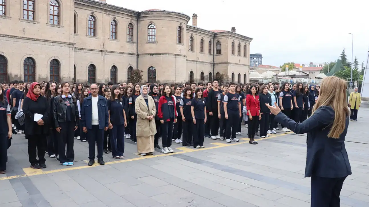 Kayseri'nin Taş Mektebi'nde bir asırdır aynı marş okunuyor: İşte hikâyesi