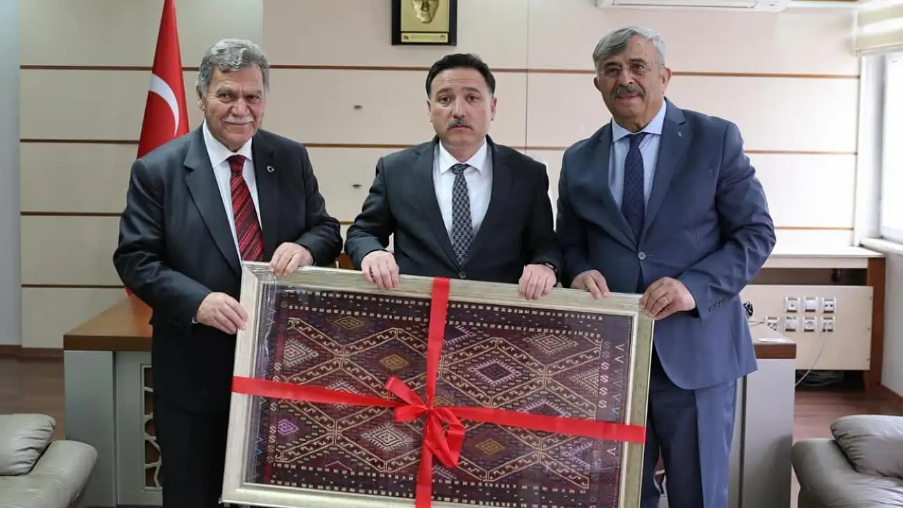 Kayseri Valisi Çiçek'e anlamlı ziyaret