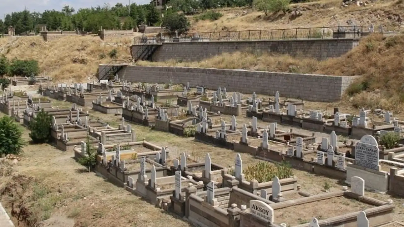 Kayserili eski Vekil acı haberi verdi! Bugün defnedilecek