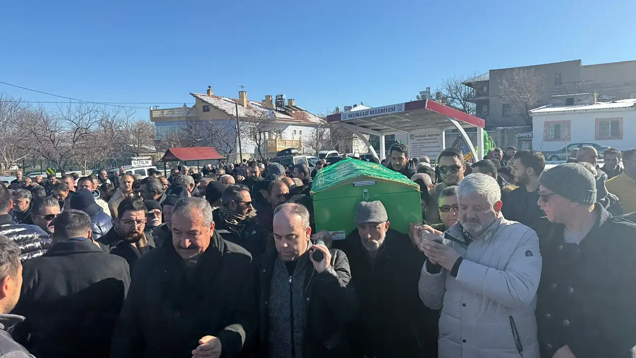 Kayserili müteahhit toprağa verildi