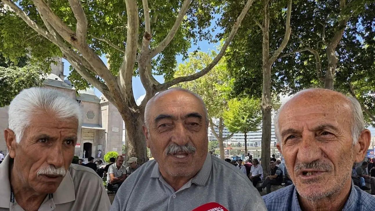 Kayserili vatandaşlar gençlere iç çekti: Gençlik mi kaldı?