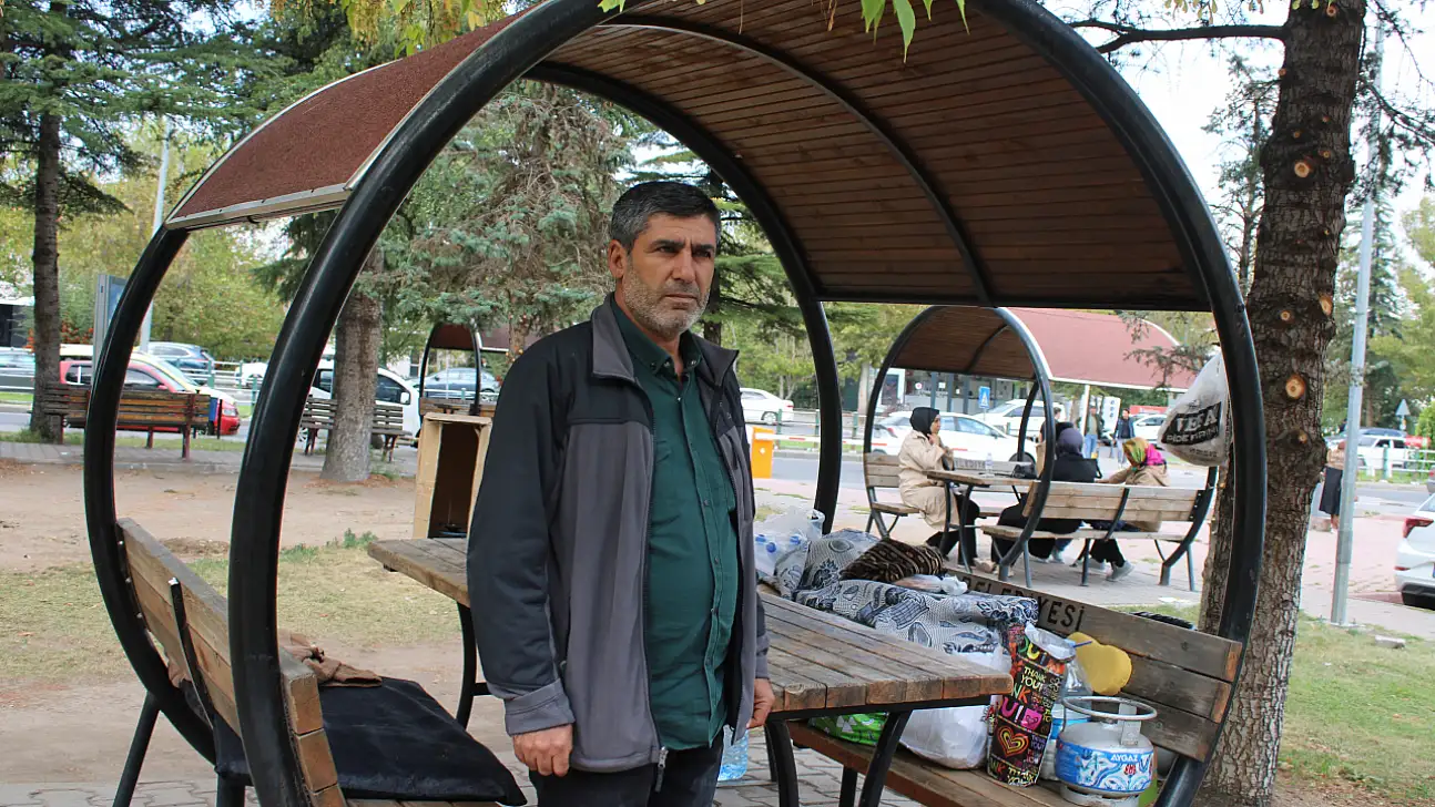 Kızının başından ayrılmayan baba, sosyal medya iddialarını yalanladı