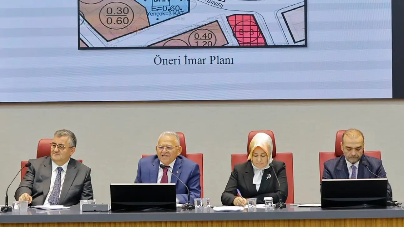 Memduh Büyükkılıç toplantıyı yarıda kesip nereye gitti?