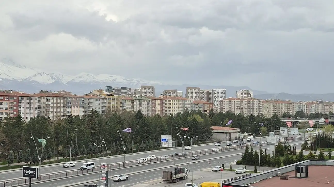 Meteoroloji Kayseri'ye saat verdi! Sağanak yağış geliyor